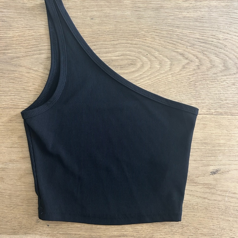 Zara Black Asymmetrical Sleeveless Crop Top